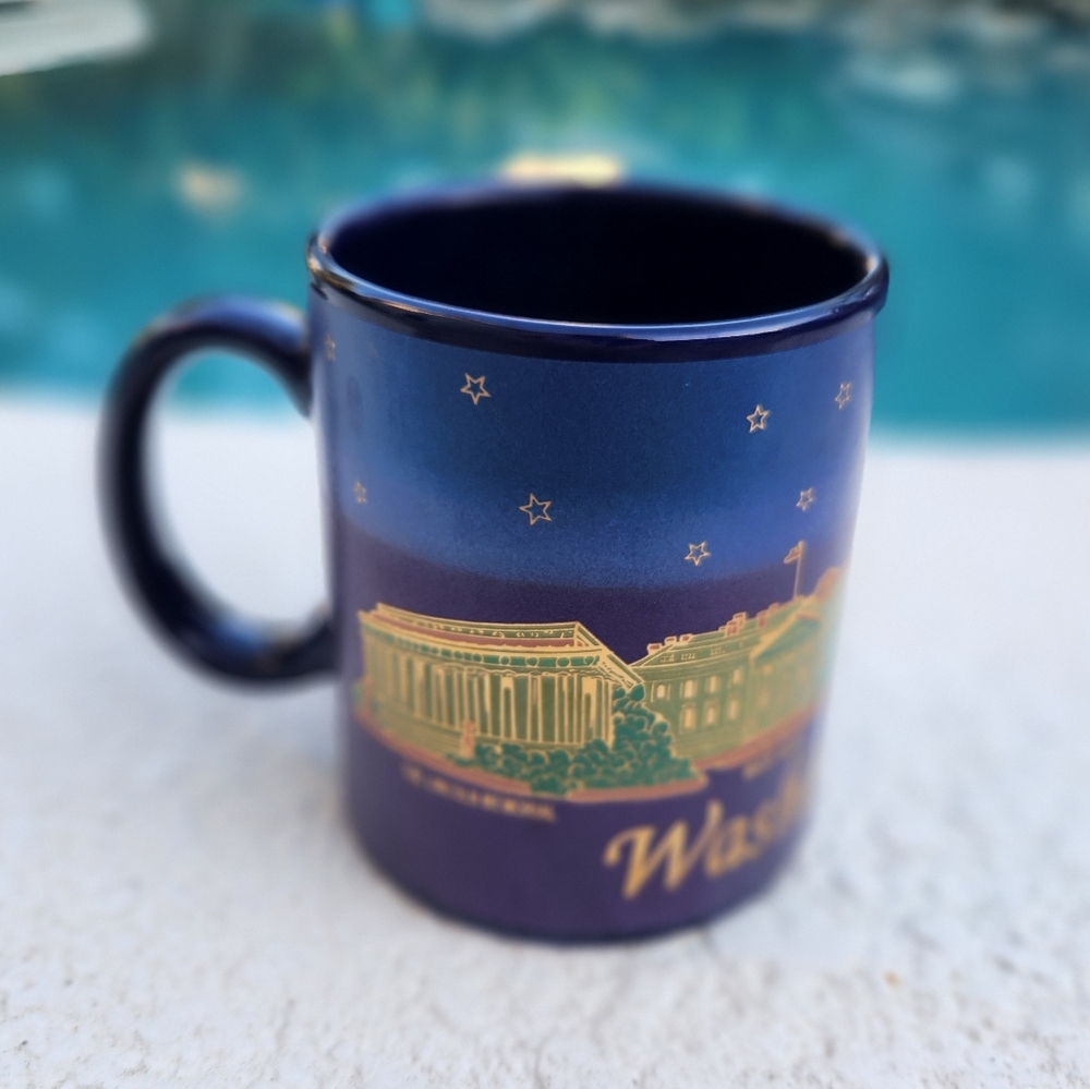 Washington D.C. Souvenir Coffee Mug - Picture 4 of 6